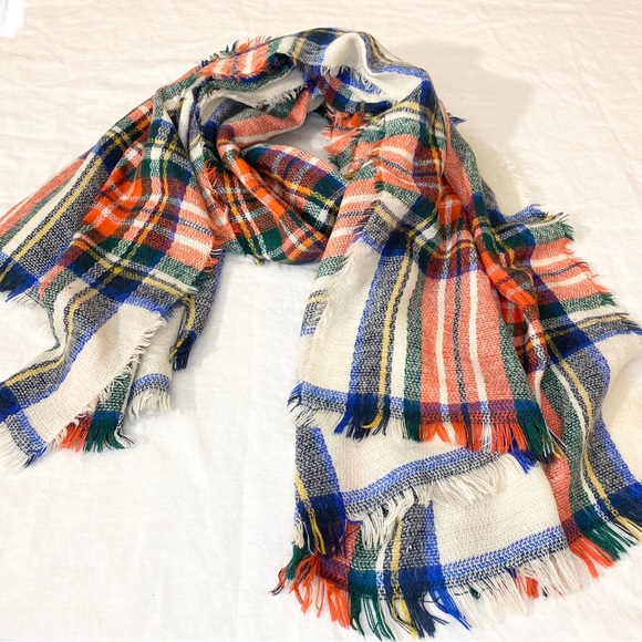 Plaid Lightweight Winter Scarf - Picture 5 of 8
